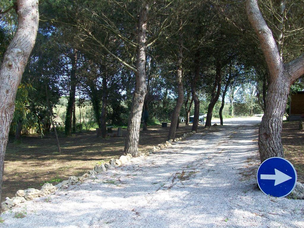 Appartamenti Turistici Aprile Antonio Luigi Боргане Екстериор снимка