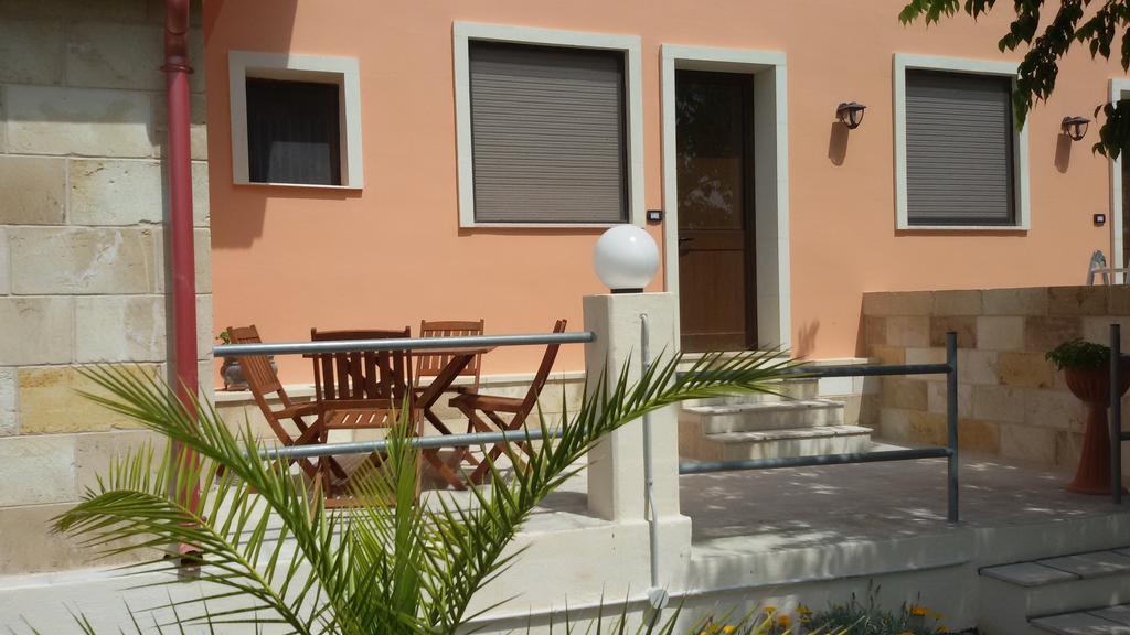 Appartamenti Turistici Aprile Antonio Luigi Боргане Екстериор снимка
