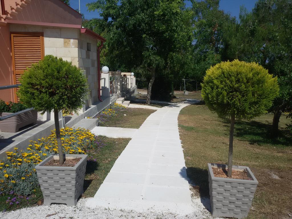 Appartamenti Turistici Aprile Antonio Luigi Боргане Екстериор снимка