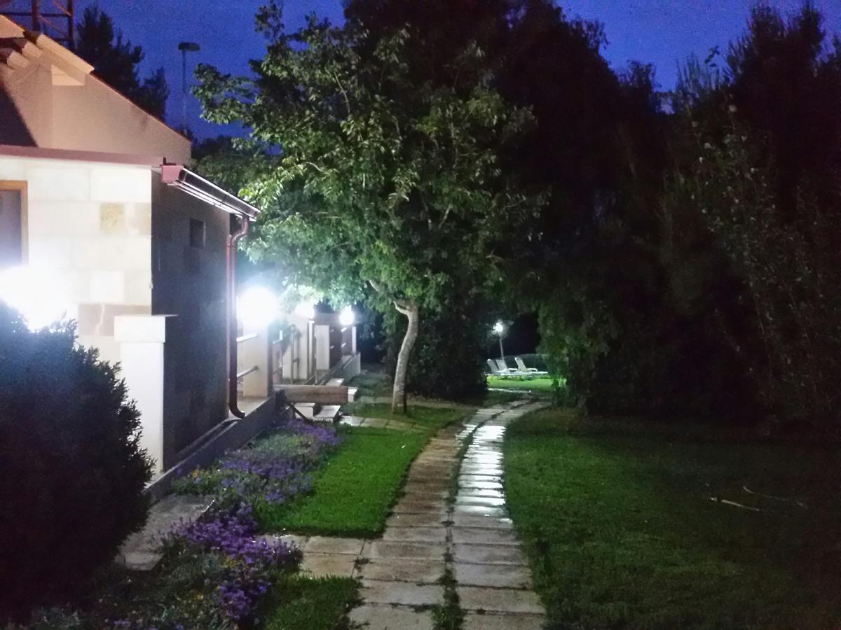 Appartamenti Turistici Aprile Antonio Luigi Боргане Екстериор снимка